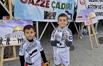 Mahalle sakinlerinden Gazzeli çocuklara anlamlı destek