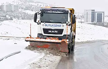Malatya Büyükşehir Belediyesi'nden yoğun kar mesaisi