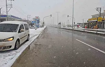 Malatya'da Gürün-Pınarbaşı yolu yoğun kar nedeniyle trafiğe kapatıldı