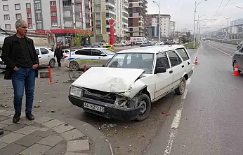 Malatya'da iki otomobil çarpıştı: 2 yaralı