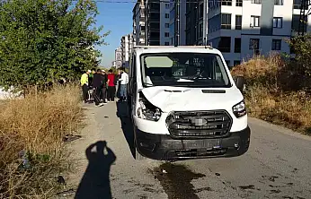 Malatya'da kamyonet ile elektrikli bisiklet çarpıştı: 2 yaralı