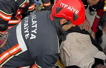 Malatya'da kamyonet ile kamyon çarpıştı: 1 yaralı