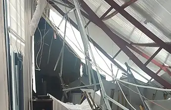 Malatya'da mevlit salonunun çatısı kardan çöktü