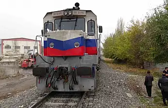 Malatya'da raylara düşen kişi trenin çarpması sonucu yaralandı