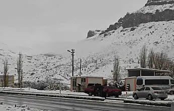 Malatya'da sağanak ve kar yağışı etkili oluyor