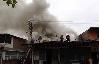 Malatya'da sanayi sitesindeki yangın kontrol altına alındı