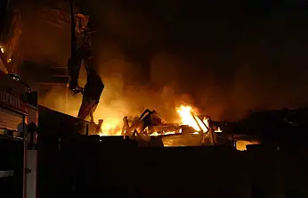 Malatya'da şantiyede korkutan yangın: 2 yaralı