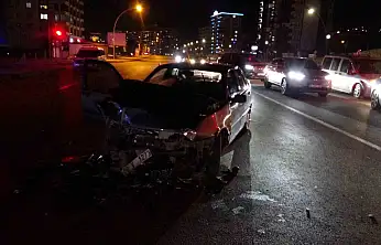 Malatya'da tır ile otomobil çarpıştı: 3 yaralı