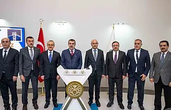 Millî Eğitim Bakanı Tekin, Malatya Büyükşehir Belediye Başkanı Er'i ziyaret etti