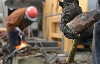 Sanayi üretimi aylık ve yıllık bazda arttı