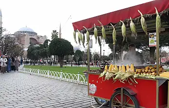 Tarihin gölgesinde sokak lezzetleri