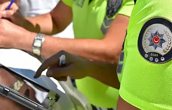 Trafiği tehlikeye atan sürücülere 97 bin lira ceza verildi