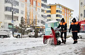 Yeşilyurt Belediyesi karla mücadele ekiplerinden kesintisiz hizmet