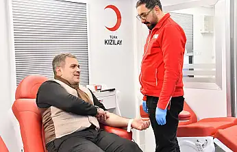 Yeşilyurt Belediyesi personelleri Kızılay'a kan bağışında bulundu