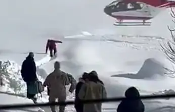 Kar Yolları Kapattı, Umut Gökyüzünden Geldi