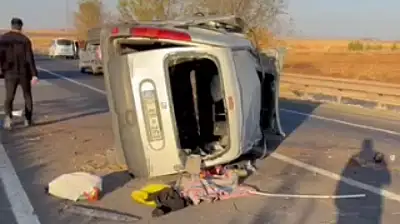 Hafif Ticari Araç Devrildi 1 Ölü 3 Yaralı