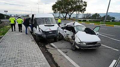 Kavşakta Can Alan Kaza 1 Ölü 4 Yaralı