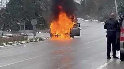 Otomobil Alev Topuna Döndü