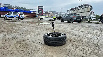 Otomobil Kazasında Genç Öğrenci Öldü 2 Kişi Yaralandı