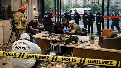 Siteye Bırakılan Kargo Paketi Patladı 2 Yaralı