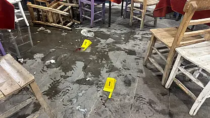 Kıraathanede bıçaklı saldırıya uğrayan amca ve yeğeni yaralandı