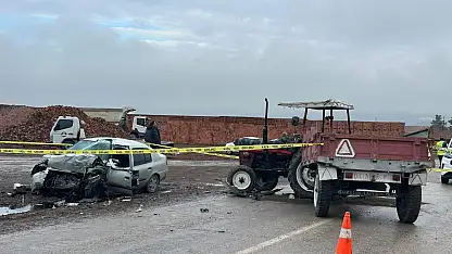 Traktör Otomobille Çarpıştı: 1 Ölü, 2 Yaralı