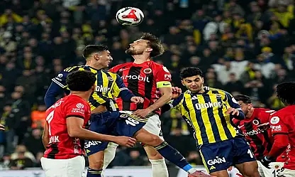 Kadıköy'de Gövde Gösterisi! Fenerbahçe Gençlerbirliği'ni 3-1'le Geçti