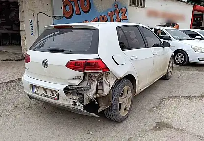İki otomobilin çarpıştığı kazada 1 kişi yaralandı