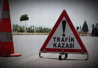 Otomobil ve Hafif Ticari Araç Çarpıştı 5 Kişi Hayatını Kaybetti