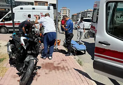 Otomobilin U Dönüşü Kaza Getirdi Sürücü Ağır Yaralı