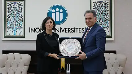 İsmet İnönü'nün torunu Zeynep Bilgehan'dan Rektör Akpolat'a ziyaret