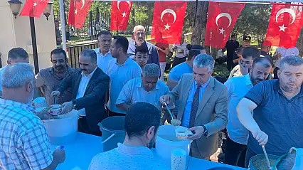 Lice Şehidi Unutulmadı: Şehitlikte Duygu Dolu Aşure Etkinliği