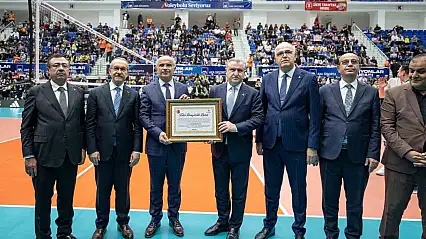Malatya'da Bakan Bak'a hemşehrilik beratı