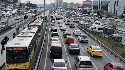 Trafiğe Giren Araç Sayısı Neden Düştü?
