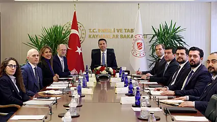 Bakan Bayraktar Avrupa İmar ve Kalkınma Bankası heyetini kabul etti