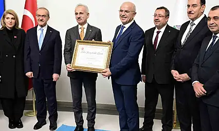 Başkan Er'den Bakan Uraloğlu'na 'Fahri Hemşehrilik Beratı'