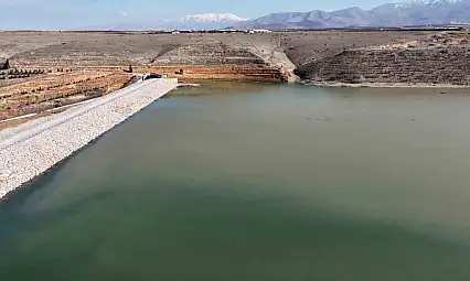 Doluluk oranı maksimum seviyeye ulaşan Sultansuyu Barajı'nda kapak açıldı