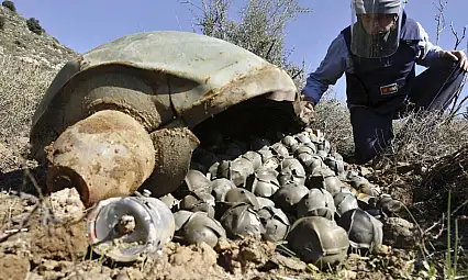 İsrail Lübnan'da Yasaklı Misket Bombaları Kullanıyor
