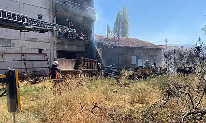 Malatya'da korkutan ev yangını