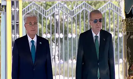 Tokayev Ankara'da resmi törenle karşılandı