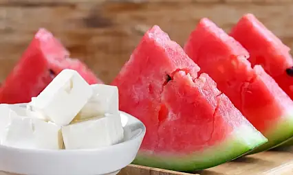 Yaz Sofralarının İkilisi Karpuz ve Peynir Neden Bu Kadar Uyumlu?
