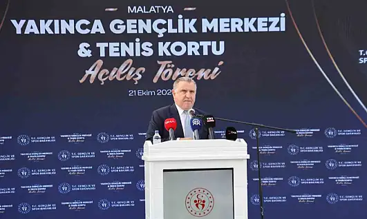 Bakan Bak: 'Gençler için yatırımlarımıza devam edeceğiz'