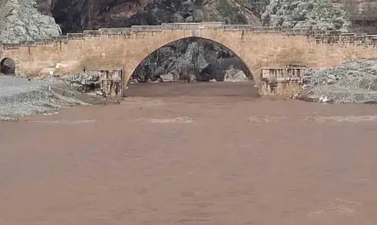 Cendere Çayı yükseldi