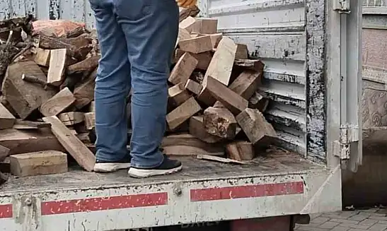 Yetim Ailelere Yakacak Yardımı