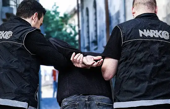 Adana Polisi 12 Firari Torbacıyı Adreslerinde Kıskıvrak Yakaladı