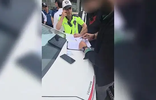 Ambulansa Engel Olan Konvoya Ağır Ceza 3 Araç Trafikten Men Edildi