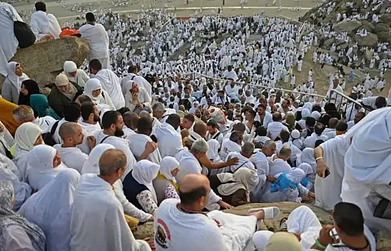 Arafat Yolunda 1,5 Milyon Hacı Hacılar Vakfe İçin Yola Çıktı