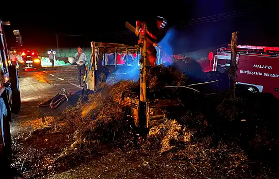 Arguvan'da Seyir Halindeki Pikap Alev Alev Yandı!