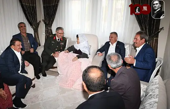 Başkan Gürkan Cumhuriyetimizin 100. Yılında Asırlık Çınarları Ziyaret Etti