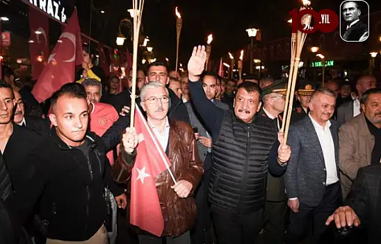 Binlerce Malatyalı Kortej Yürüyüşüne Ve Fener Alayına Katıldı